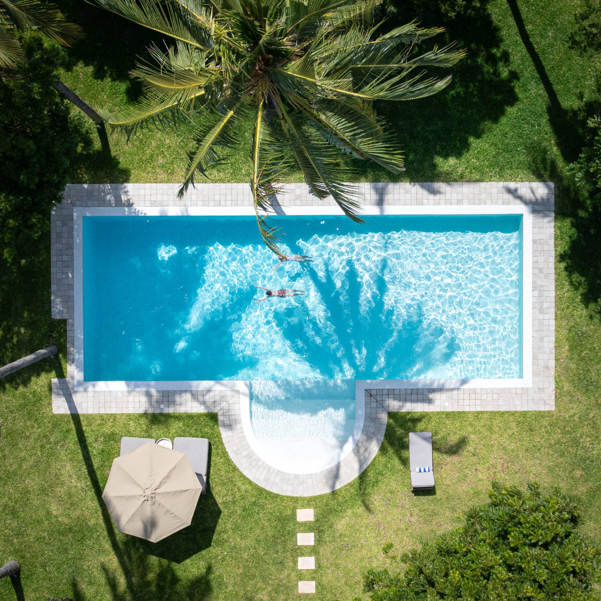 azura pool